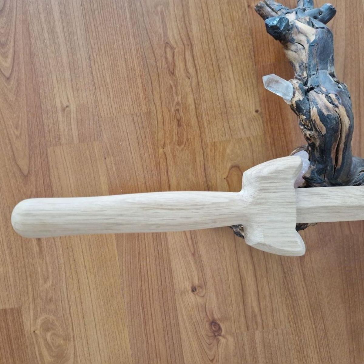 Tai Chi sword made of oak. Blade 65 cm.  Round handle > www.bokken-shop.de. For Tai Chi, Tai Chi Chuan. Your Tai Chi dealer!