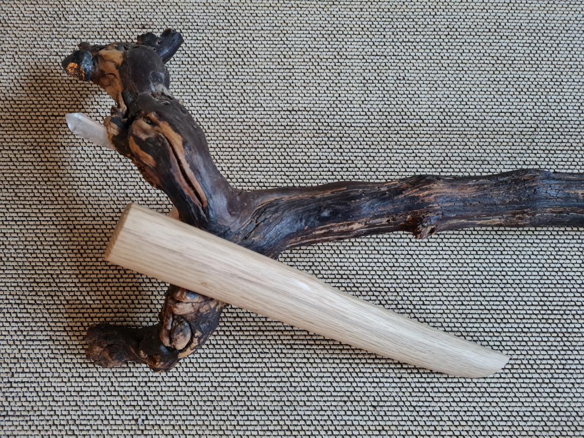Handmade Tanto made of European oak♥ for your martial arts ✓ Aikido ✓ Iaido ✓ Kendo ✓ Koryu ✓ Jodo✅ Top price & high quality ✓ 100% cheap✔Order online now➤ www.bokken-welt.de