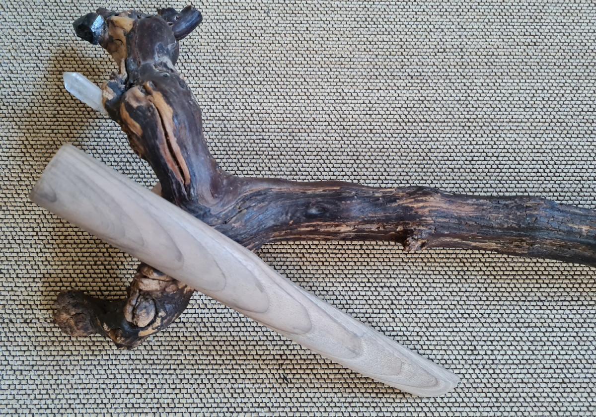 Handmade Tanto made of walnut♥ for your martial arts ✓ Aikido, Iaido, Kendo, Koryu, Jodo✅ Top price & high quality ✓ 100% cheap✔Order online now➤ www.bokken-welt.de