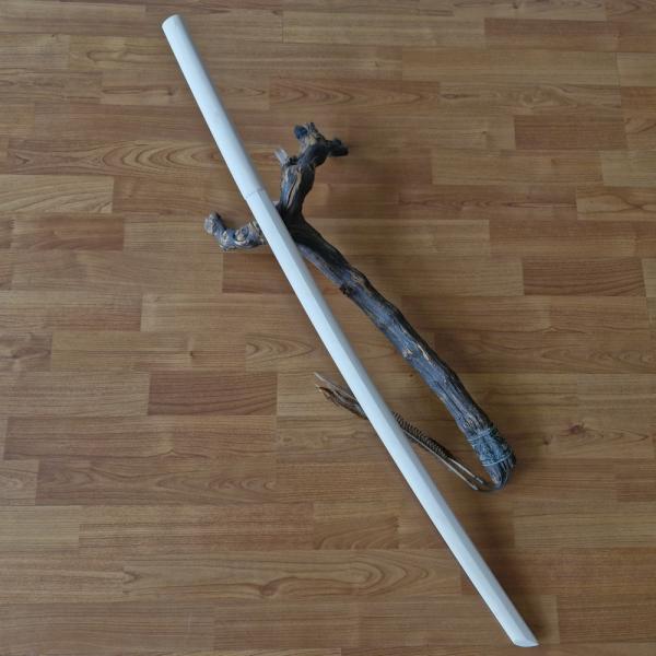 Bokken aus Ahorn in der Itto-Ryu-Form ➤ www.bokken-shop.de. Passend für für Deine Kampfkunst Aikido, Iaido. Dein Fachhändler für Kampfkunst!
