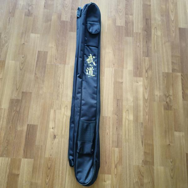Waffentasche Nylon für Katana, Bokken, Bo-Stab oder Jo-Stab schwarz ➤ www.bokken-shop.de. Passend für Aikido, Bujinkan, Kendo Ju Jutsu. Dein Budo-Fachhändler!