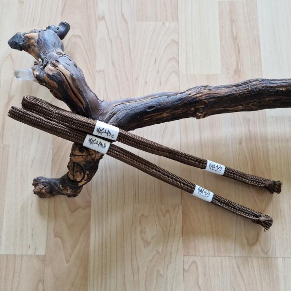 Sageo Shigeuchi Japan braun - 212 cm ➤ www.bokken-shop.de ✅ passend für Saya Aikido ✓ Iaido ✓ Bujinkan ✓ Kory ✓ Jodo ✓ Dein Budo-Fachhändler!