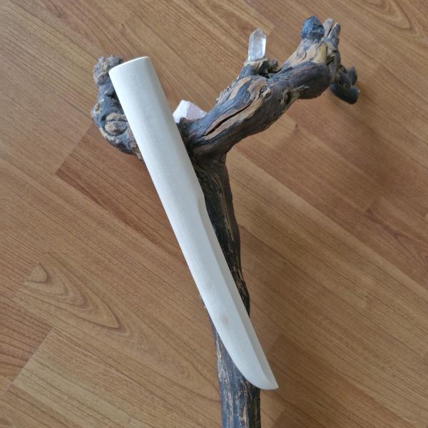 Handmade tanto made of maple ➤ www.bokken-shop.de. Suitable for Aikido, Iaido, Kendo, Koryu, Jodo, Bujinkan. Your martial arts expert.